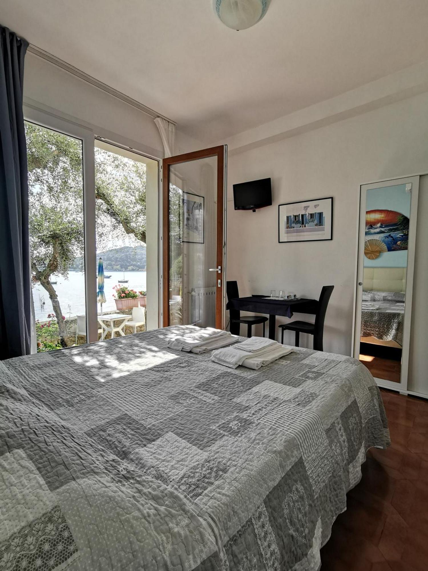 B&B La Palafitta Πόρτο Βένερε Εξωτερικό φωτογραφία
