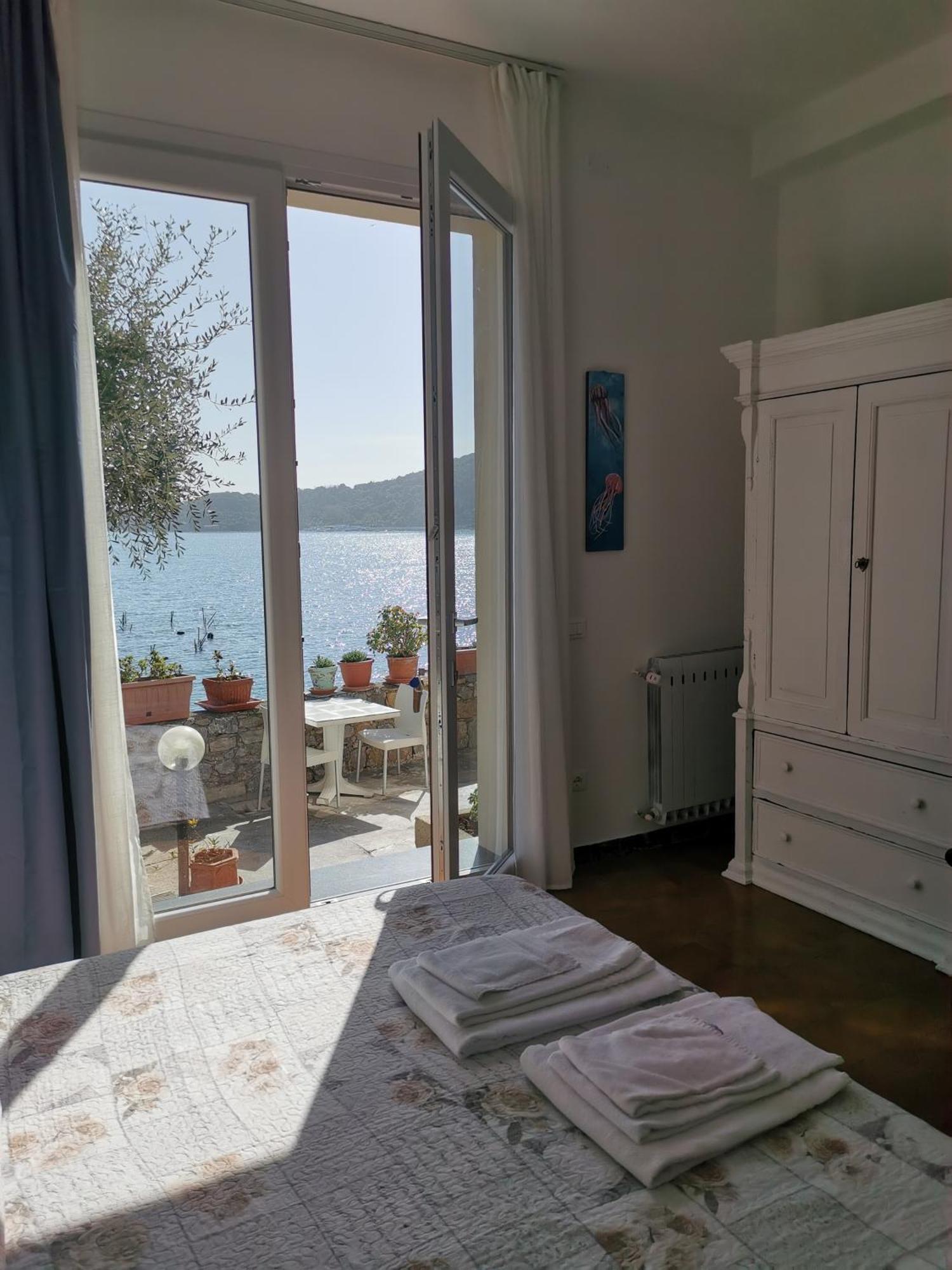 B&B La Palafitta Πόρτο Βένερε Εξωτερικό φωτογραφία